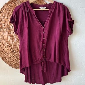 Universal Thread burgundy high-low hem top